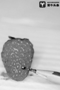 <br>          在铅笔上雕刻的小勺子<br><br>        