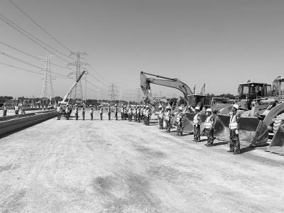 <br>          太原市住建系统举行防汛应急演练 图片由太原市政建设集团有限公司提供<br><br>        