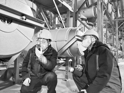 <br>          极寒天气中进行巡视作业早已成为雁门关换流站运维人员的一种习惯<br><br>        