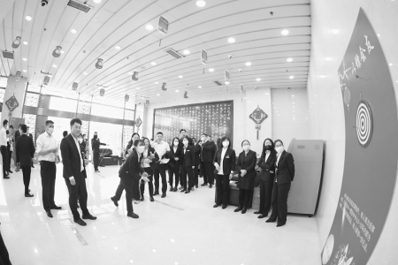 <br>          活动丰富多彩 图片由山西省联社李亚森、兰雪峰提供<br><br>        