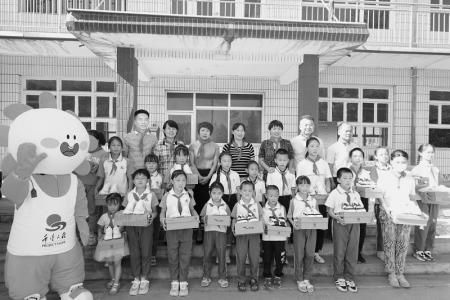           五台共青团关爱青少年 图片由共青团五台县委提供        