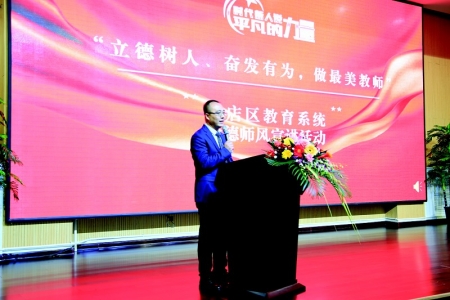           带着学生追逐梦想 图片由受访者提供        