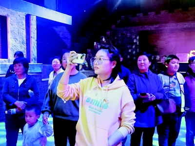           演出现场        