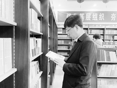 <br>          在读书中净化心灵 图片由团吉县县委提供<br><br>        