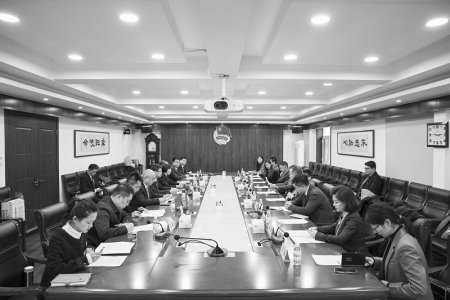 <br>          座谈会现场 本报记者 胡远嘉 摄<br><br>        