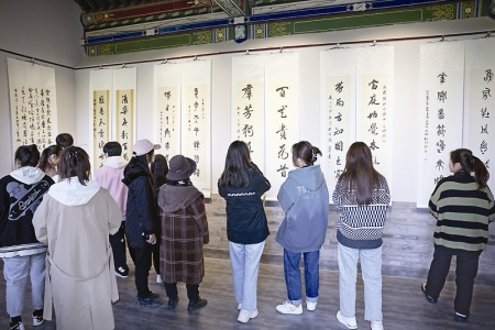 <br>          刘连杰 山西省青年书法家协会常务理事中国书法家协会会员<br><br>        