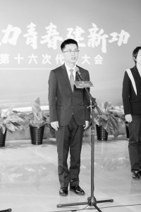 <br>              梁磊 男，全国青年岗位能手，河曲县四海进通一品农夫果品开发有限公司总经理兼团支部书记。<br><br>        