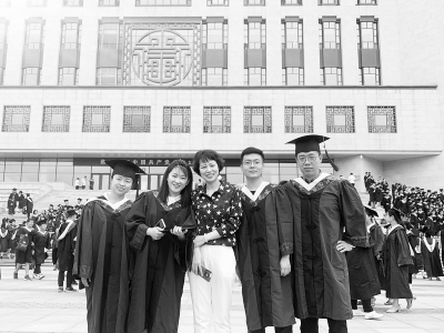 <br>          平凡岗位铸就不平凡人生 图片由受访者提供<br><br>        