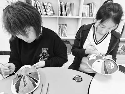 <br>          廉洁文化融入京剧脸谱创作<br><br>        