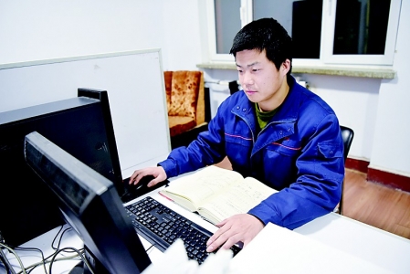 <br>          勇于冲锋担当，展现青年风采。 图片由受访者提供<br><br>        