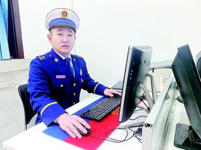           陈东始终以党员的标准严格要求自己        