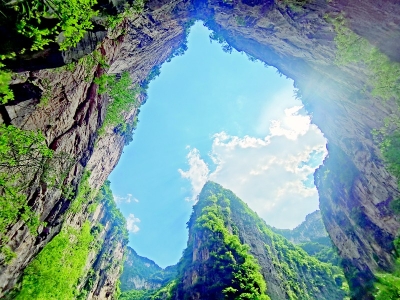           来自高山的“比心” 本报记者 李芸红 摄        