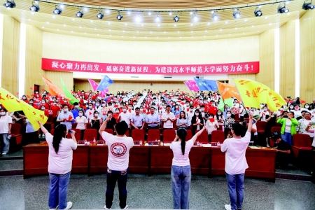 <br>          2023年山西省大中专学生志愿者暑期文化科技卫生“三下乡”社会实践活动启动 本报记者 王钰钦 摄<br><br>        