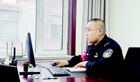 <br>          用自己的实际行动，温暖服务群众的“最后一公里”。 图片由受访者提供<br><br>        