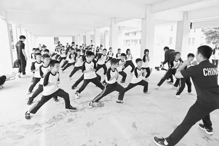 <br>          趣味体能训练帮助学生提升运动表现能力<br><br>        