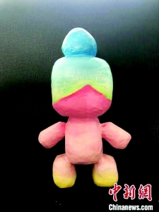 <br>          图为画布玩具“石七”<br><br>        
