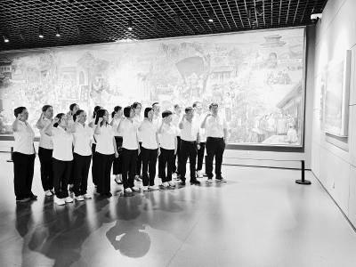 <br>          党员干部重温入党誓词 图片由国网晋中经研所提供<br><br>        