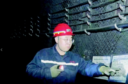 <br>          王帅华常常“苦中作乐” 图片由通讯员郑雪芹提供<br><br>        