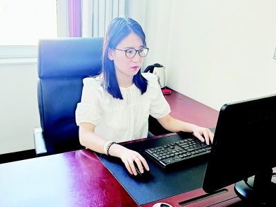 <br>          不忘初心、牢记使命，尽职尽责做好各项工作。 图片由受访者提供<br><br>        