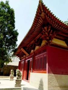 <br>          挑檐雄伟壮观<br><br>        