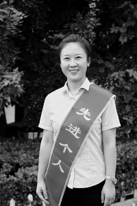 <br>          袁楠以爱心和恒心培养了一批批优秀的少先队员 图片由受访者提供<br><br>        