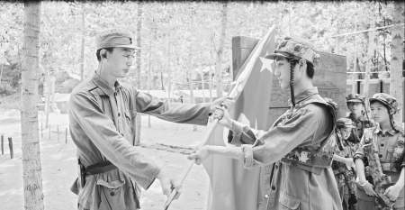 <br>          “小战士”们沉浸式体验革命先辈的不易 图片由山西苏寨红色文化基地提供<br><br>        