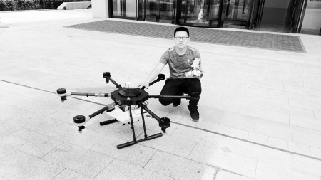           教学中，杨凌霄注重学生实践能力的培养。        
