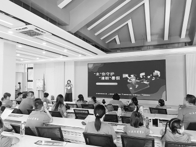 <br>          孩子们在学习中增强自我保护意识 图片由太原市杏花岭区融媒体中心提供<br><br>        