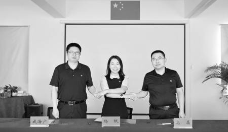 <br>          三方签署了助力青年创新创业共建合作协议 图片由团大同市委提供<br><br>        