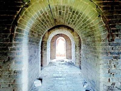 <br>          白草口敌楼本版图片除署名外均为资料图片<br><br>        