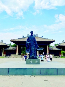           昙曜广场        