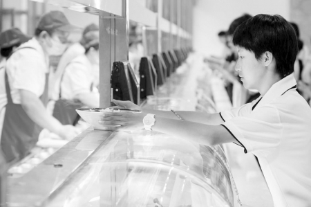           让家长放心，让孩子开心，这是独属于中北的温情。 本报记者 张丽 摄        