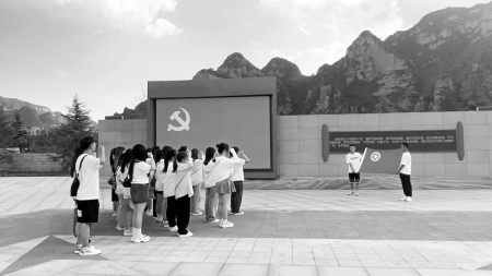 <br>          返乡大学生以实际行动助力家乡高质量发展<br><br>        