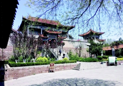 <br>          老爷山三嵕庙<br><br>        