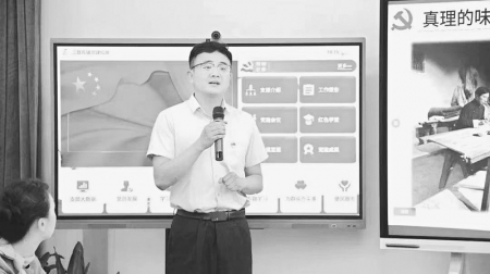 <br>          在平凡的岗位上，诠释着青春使命和担当。 图片由受访者提供<br><br>        