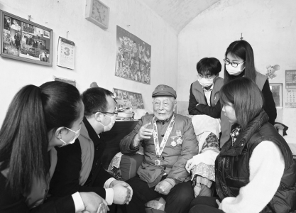 <br>          志愿服务路上传递青春正能量<br><br>        