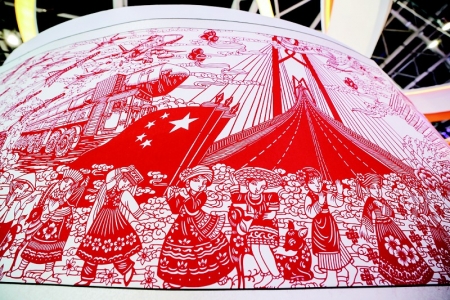 <br>          太原展厅展出百米剪纸传统手工艺品<br><br>        