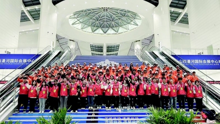 <br>          100名志愿者助力山西文博会 本版图片均由山西省青少年事业发展中心提供<br><br>        