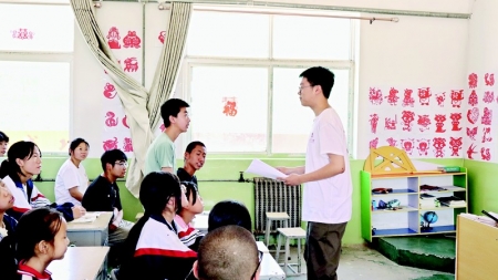           青年学子在社会实践中上好与现实相结合的“大思政课” 本版图片均由太原学院提供        