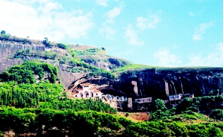 <br>          交口山神峪千佛洞 本版图片均为资料图片<br><br>        