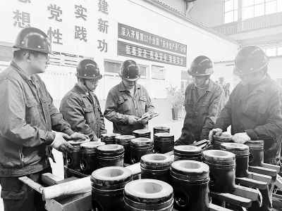 <br>          为日常检修提供保障 图片由晋能控股装备制造集团金驹煤电化检修分公司提供<br><br>        