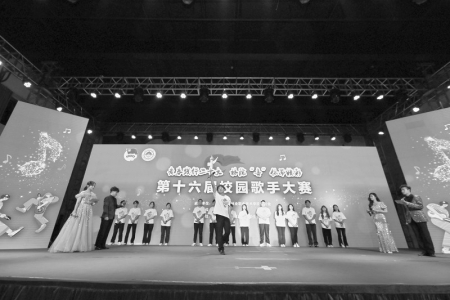 <br>          用歌声述说青春誓言<br><br>        