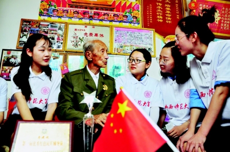 <br>          青年学子以青春之名，赴家乡之约，用火热青春书写责任担当。本版图片均由山西师范大学提供<br><br>        