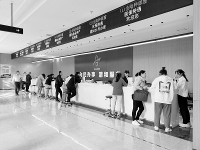 <br>          政务服务事项实现指尖办、网上办。 图片由太原市小店区融媒体中心提供<br><br>        