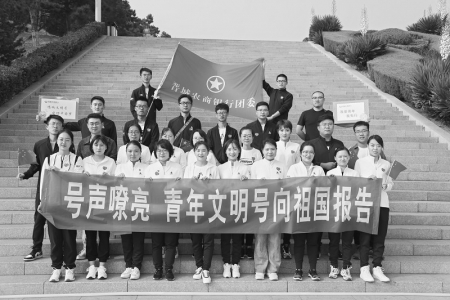 <br>          汇聚爱的暖流，共建文明家园。 图片由晋城农村商业银行营业部提供<br><br>        