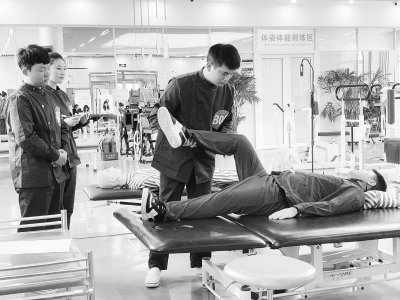 <br>          比赛现场 本报记者 康乐 摄<br><br>        