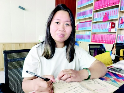 <br>          积极为群众排忧解难<br><br>        