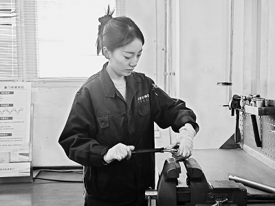 <br>          从参加工作的那一刻起，马硕就将安全定为追求目标。 图片由受访者提供<br><br>        