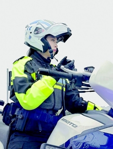 <br>          桂楠在巡特警锻炼期间的工作照<br><br>        