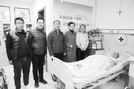 <br>          将人道、博爱、奉献的精神传递下去。图片由太钢集团团委提供<br><br>        